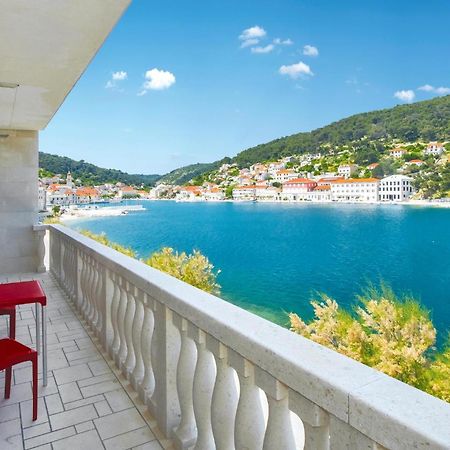 Beautiful Home In Pucisca With Wifi Екстериор снимка