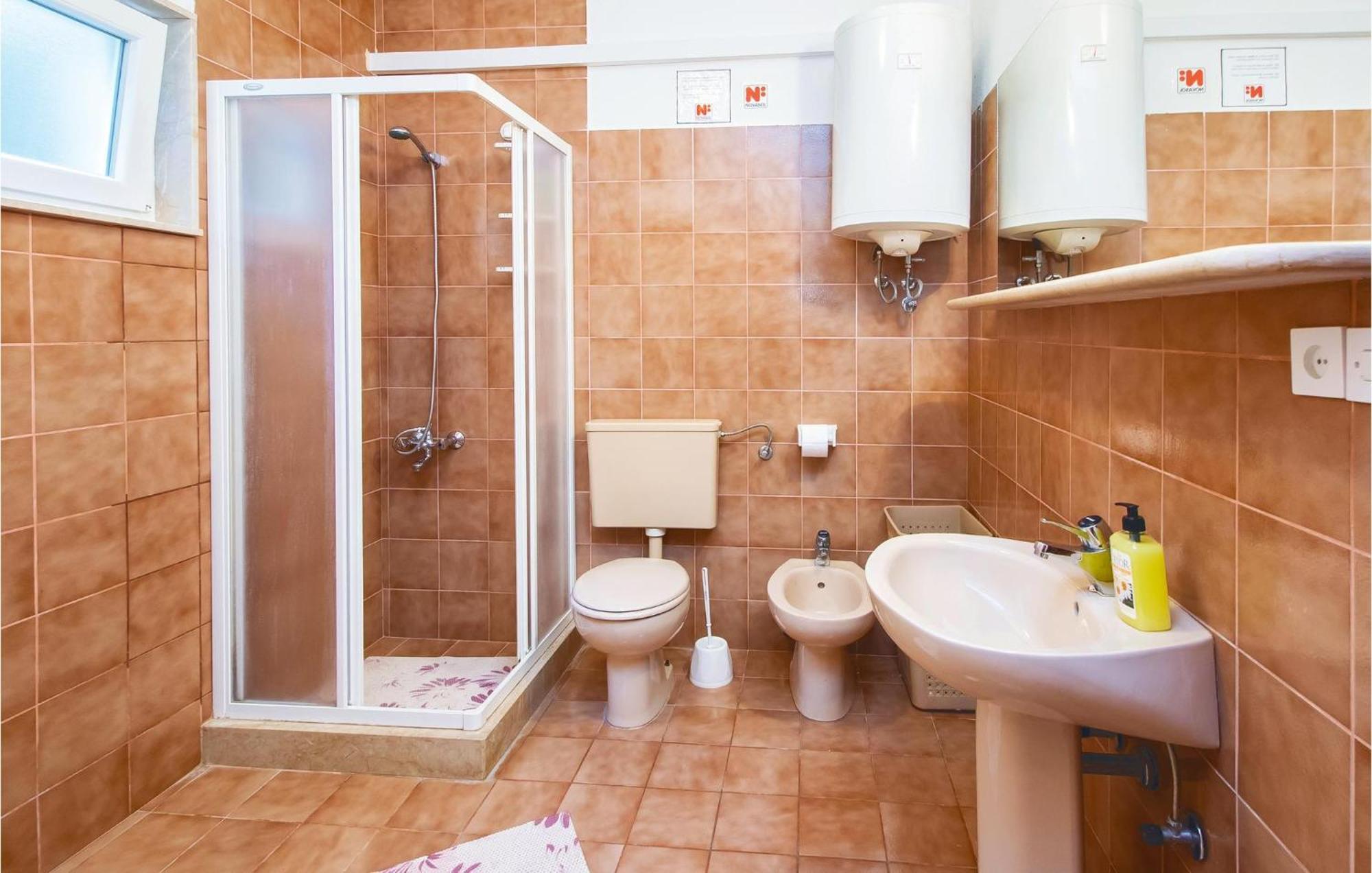 Beautiful Home In Pucisca With Wifi Екстериор снимка