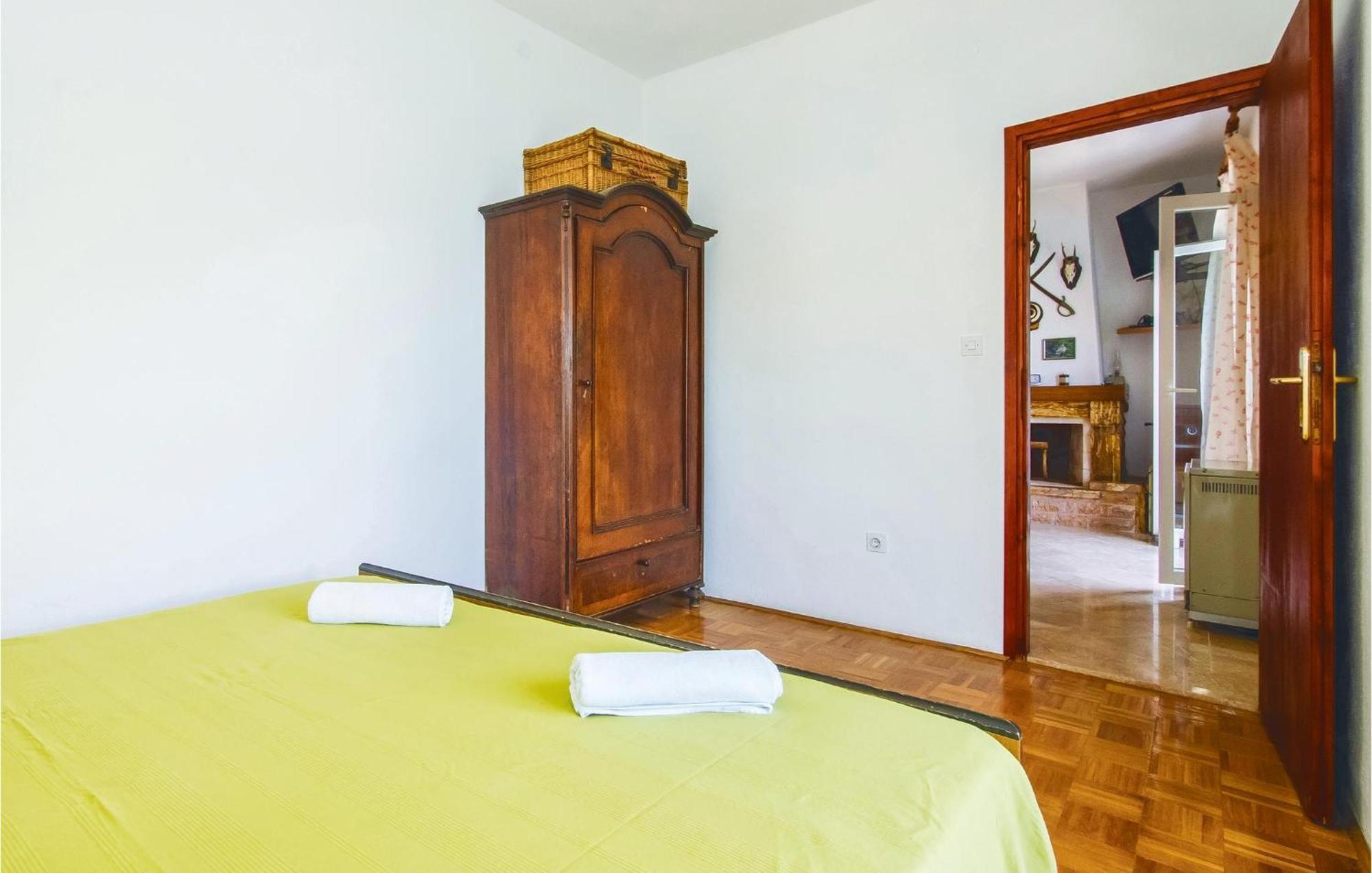 Beautiful Home In Pucisca With Wifi Екстериор снимка