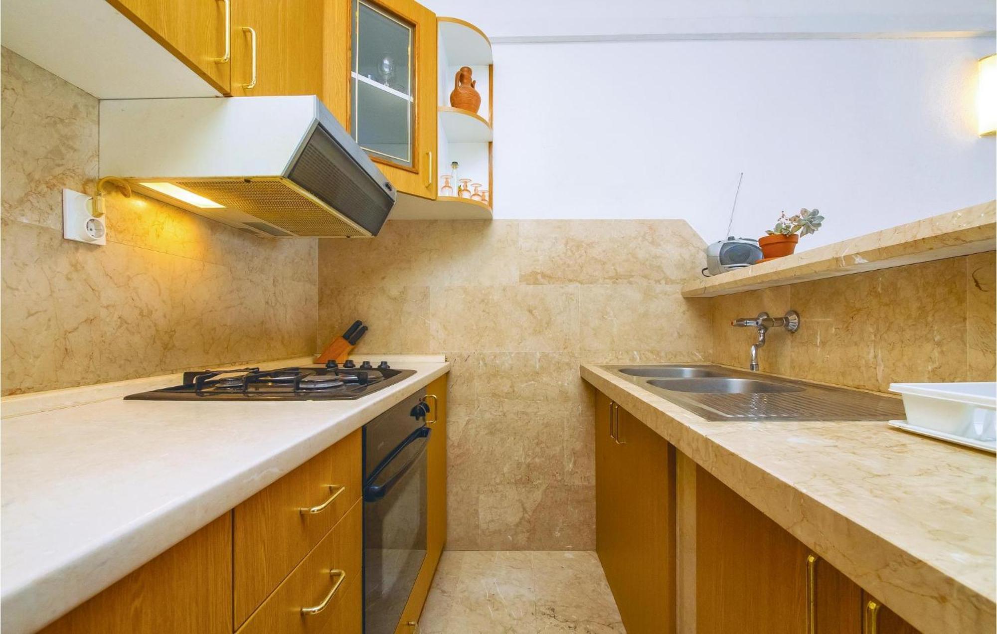 Beautiful Home In Pucisca With Wifi Екстериор снимка