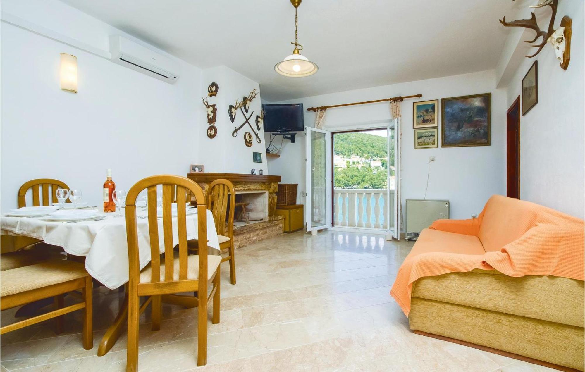 Beautiful Home In Pucisca With Wifi Екстериор снимка